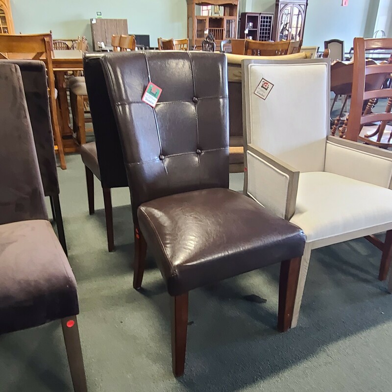 SET OF 2 LEATHER CHAIRS