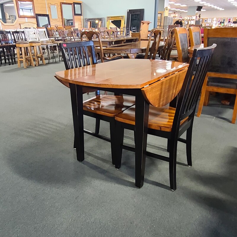 DL TABLE + 2 CHAIRS