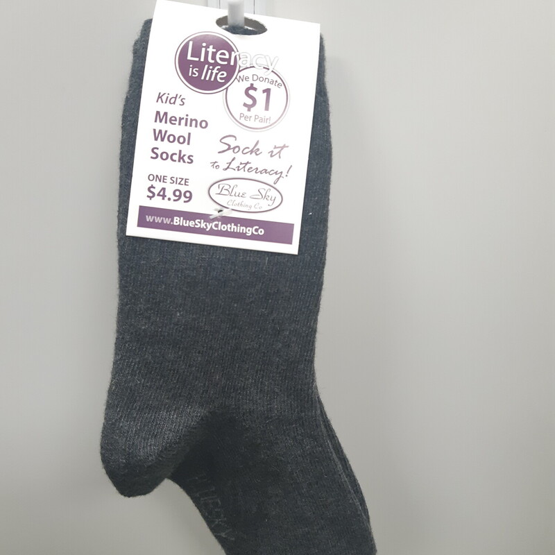 Socks Ages 3-8 Gray