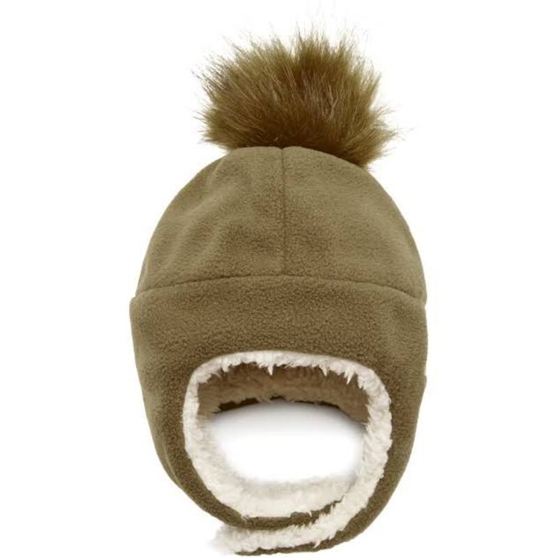 STONZ Fleece Hat, Evergreen, Size: 0-6M<br />
<br />
Keep your little explorer protected while out and about, with the coziest fleece hat! Made with anti-pill fleece, our Fleece Hat is a must-have addition to your child’s wardrobe. Whether they’re out on the stroller, hiking in the mountains or just playing in the park, they’ll stay warm and covered all day long.<br />
<br />
With ear covering and super-soft fabric, this winter favourite will stay on any size head with velcro closure under the chin! Now they can explore the outdoors and you’ll know they’re safe out there.<br />
<br />
<br />
No more lost hats!: Thanks to the soft velcro closure under the chin, this hat easily secures to their head and they won’t notice it even after hours of outdoor play.Double warmth & full coverage: Cozy anti-pill fleece on the outside, fuzzy sherpa on the inside and their ears stay covered the whole time! Your little one will stay protected even in the harshest wintersStylish and modern: who said comfort had to be boring? This winter hat features a cute pompom to keep your little adventurer stylish and protected at the same time.Machine washable: Got a little dirty after a fun snowy playdate? No worries, just put it in the wash and they’ll be ready to go in no time. As good as new, season after season!