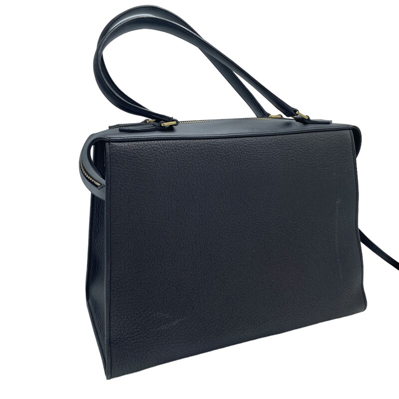 Celine Bullhide Ring Zip, DkBrn.Bk, Size: OS

condition: VERY GOOD. light wear to bottom corners, clean interior

12W x 8.5H x 7D
6.5in handle drop
6.5 handle drop