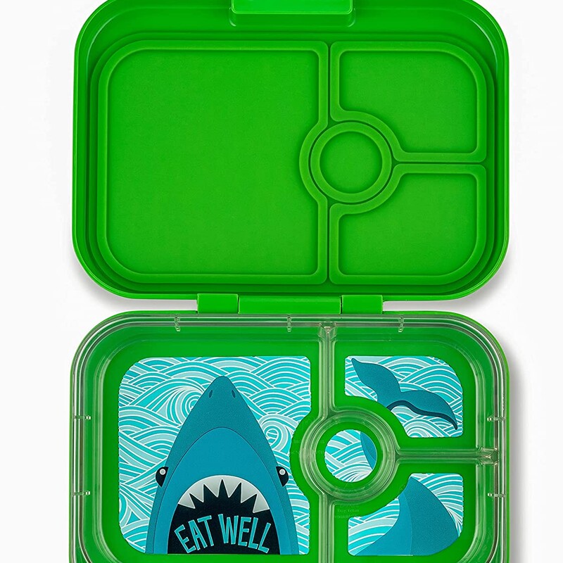 4c Panino Lunck Box Green, Shark, Size: Bento

Yumbox products are designed and tested by busy parents that cook, clean and prep meals on a daily basis. Its intuitive design features include leakproof lids, compact and lightweight materials, easy to open latches, and rounded edges that make Yumbox easy to clean. Compact and lightweight features mean that Yumbox fits in a standard lunch bags and that small children can use Yumbox independently.
