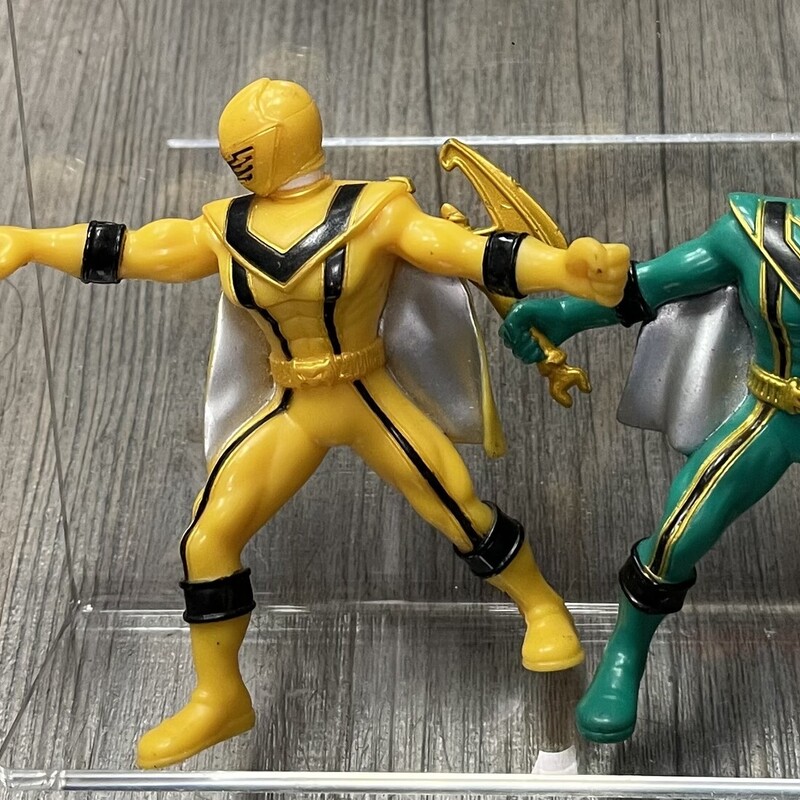 Power Rangers (2), Green& Yellow, Size: 3 Inches