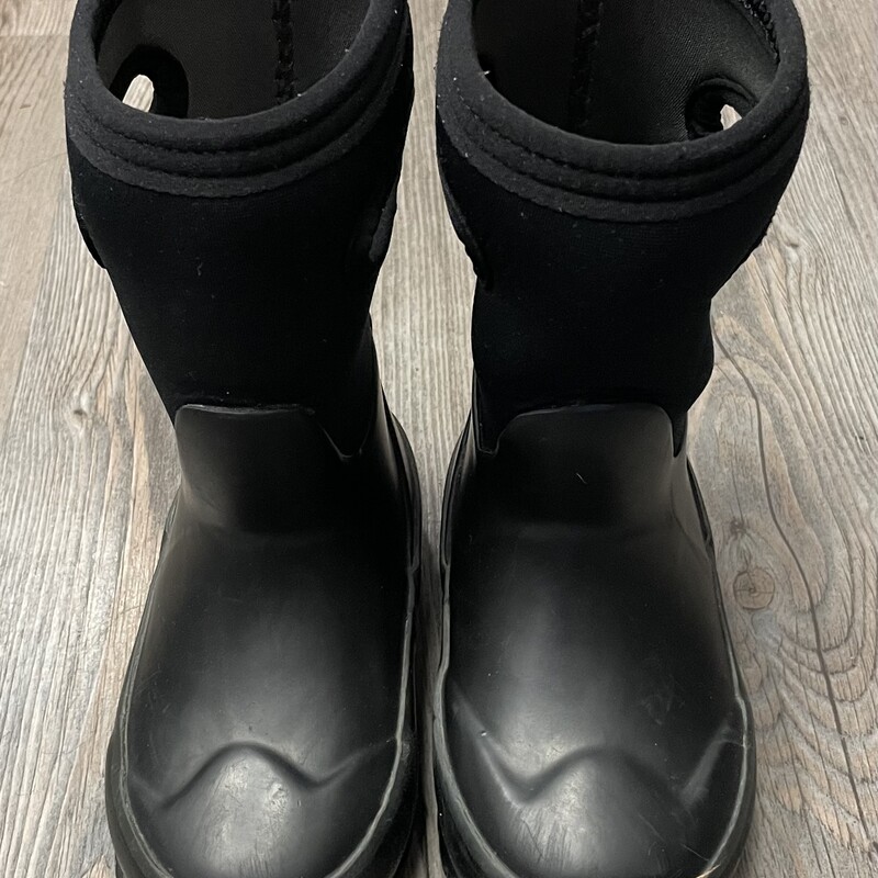 Bogs Winter Boots, Black, Size: 7T<br />
great used condition