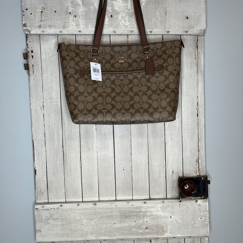 Tote Coach Gallery NWT