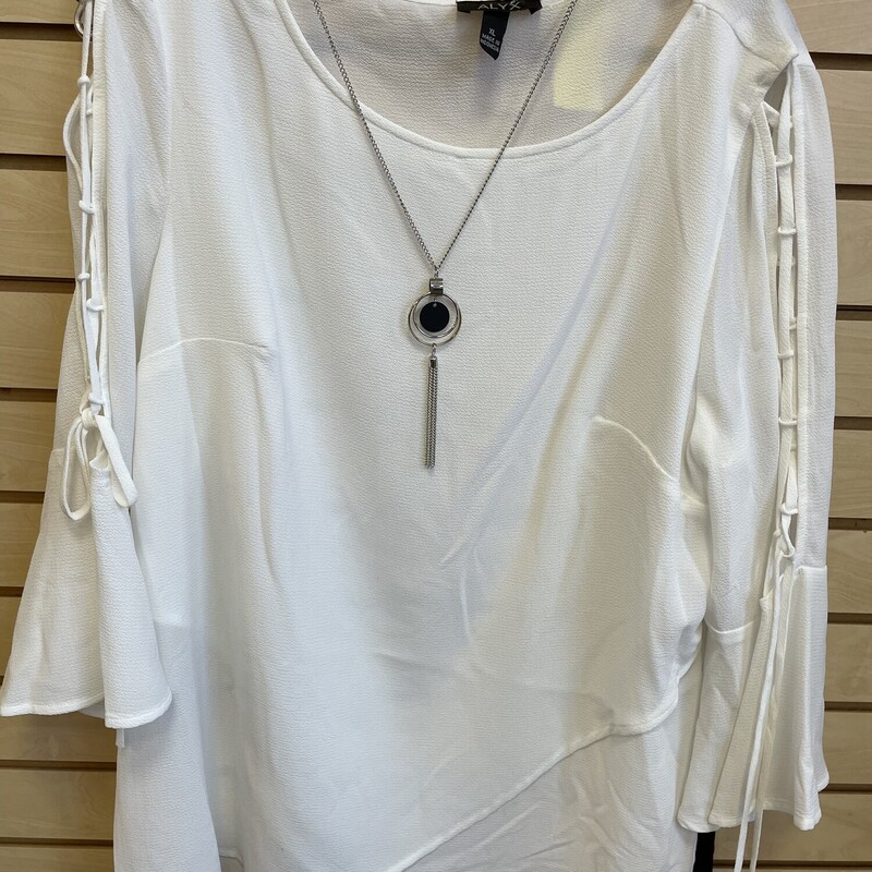 New 2pc Top & Necklace