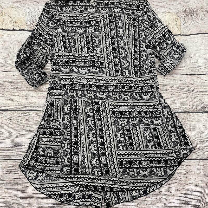 Style & Co. Blouse, SS, Black with a Khaki Colored Design, Button Front, Rolled Button Up Sleeves, Size: Small