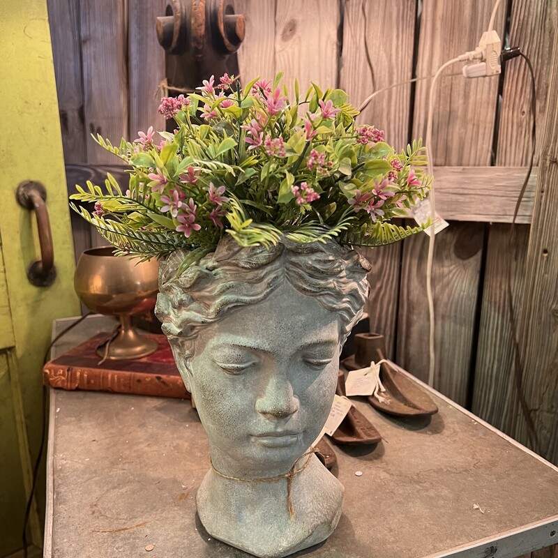 Our newest addition of half spheres is the gorgeous Pink Fern Shot. A perfect half sphere for your spring or summer decor. This beauty measures 12 inches around  and has a mixture of pink flowers and ferns