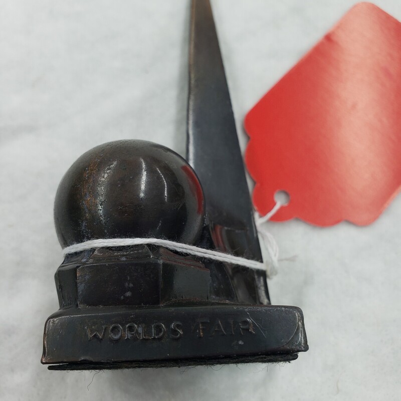 NY Worlds Fair Souvenir, Trylon Perisphere,<br />
4.5 in tall<br />
Contact store for shipping :)