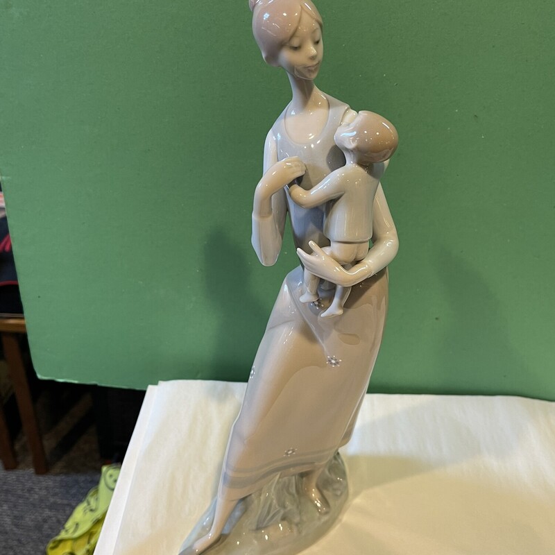 Lladro Mother W/child