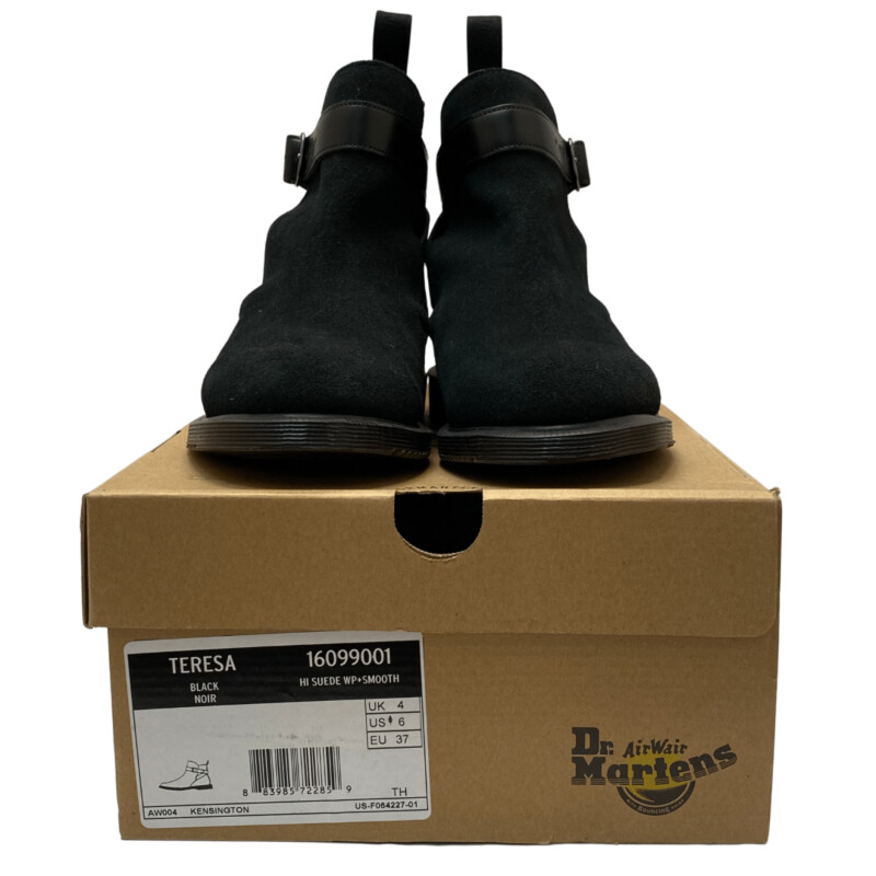 NEW Dr Martens Booties
Leather
Black
Size: 6