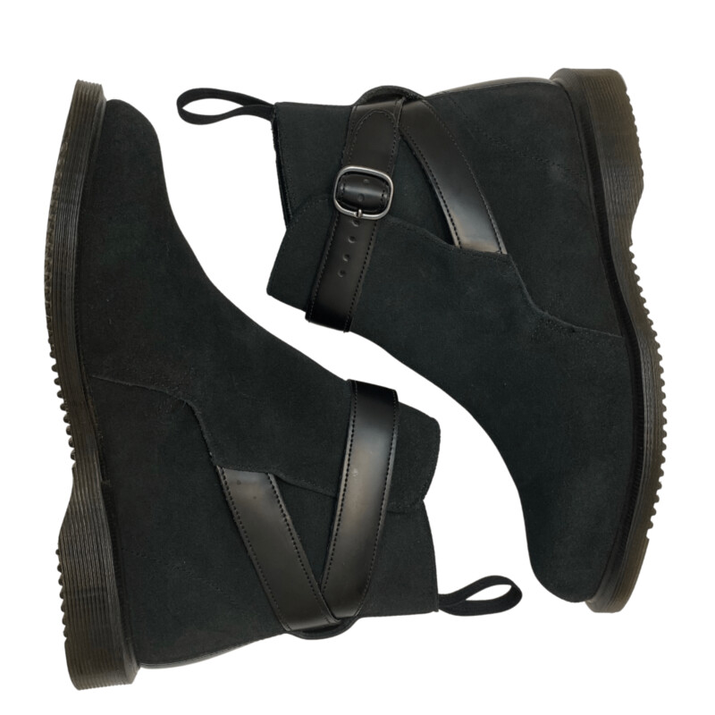 NEW Dr Martens Booties<br />
Leather<br />
Black<br />
Size: 6