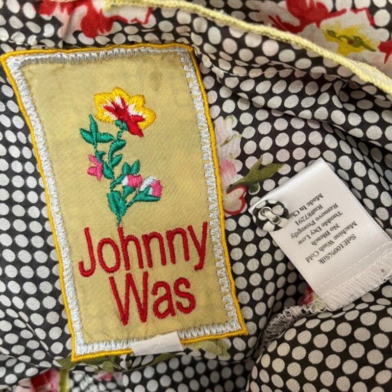 Johnny Was Floral Blouse<br />
Flattering Cinched waist<br />
Dot and Floral Patterns<br />
Button Detail<br />
Black and White with pink, Green, Orange, and Yellow<br />
Size: X-Small