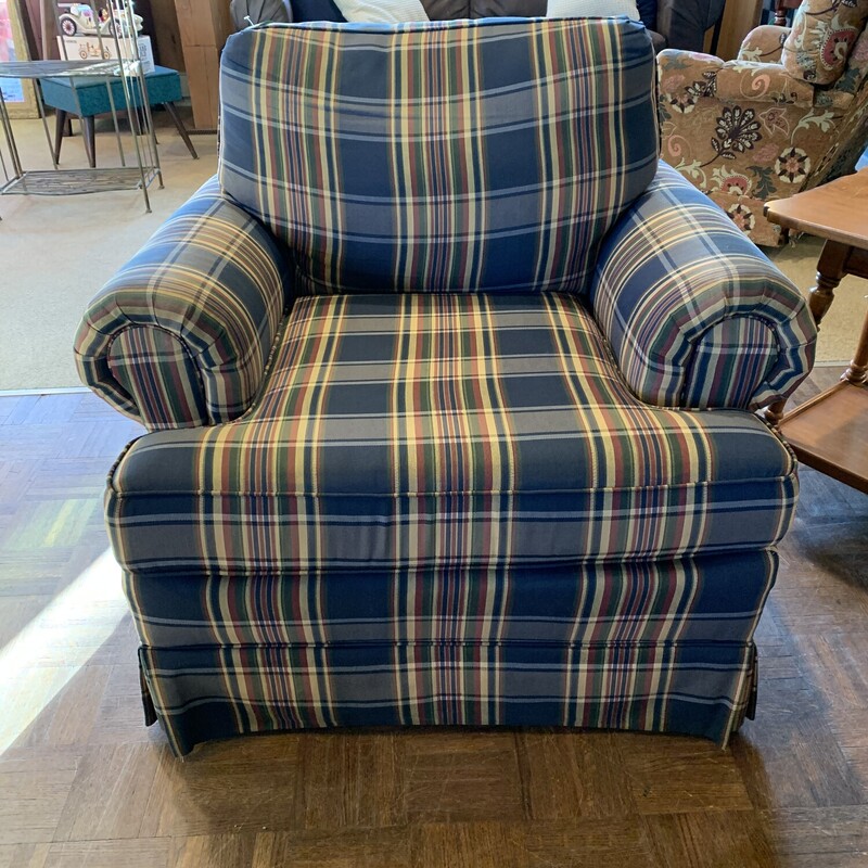 Clayton Marcus Plaid Chair
Size: 34 x 40x 34
Plaid Clayton Marcus Upholstered Chair in excellent condition.  The bottom cushion is removable.  It is upholstered in a blended cotton poly.  There is a matching loveseat available for an additional charge.