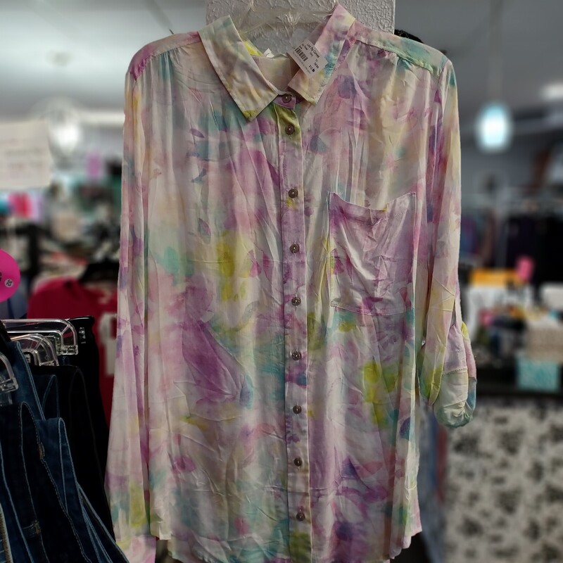 Loving this blouse!!!! Super lightweight and airy, white background with soft floral design is a button up style blouse with long or half length sleeves. Can be cuffed and has a tab/button fastener. Brand new with tags from Adyson Parker
