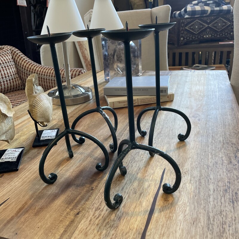 Set Of 4 Iron Candelabras


Size: 11H X 6D