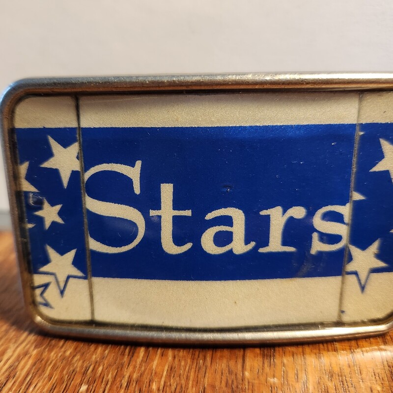 Vintage License Plates have been used to make resin filled belt buckles.
Made by a local friend 10 years ago.  These have not been used and have been stored.  They are approx. 3 x 2 and roughly 1/4 thick.
The belt opening is for a 1.5 wide belt.   They are  a one of a kind find
PLATE FROM ALABAMA