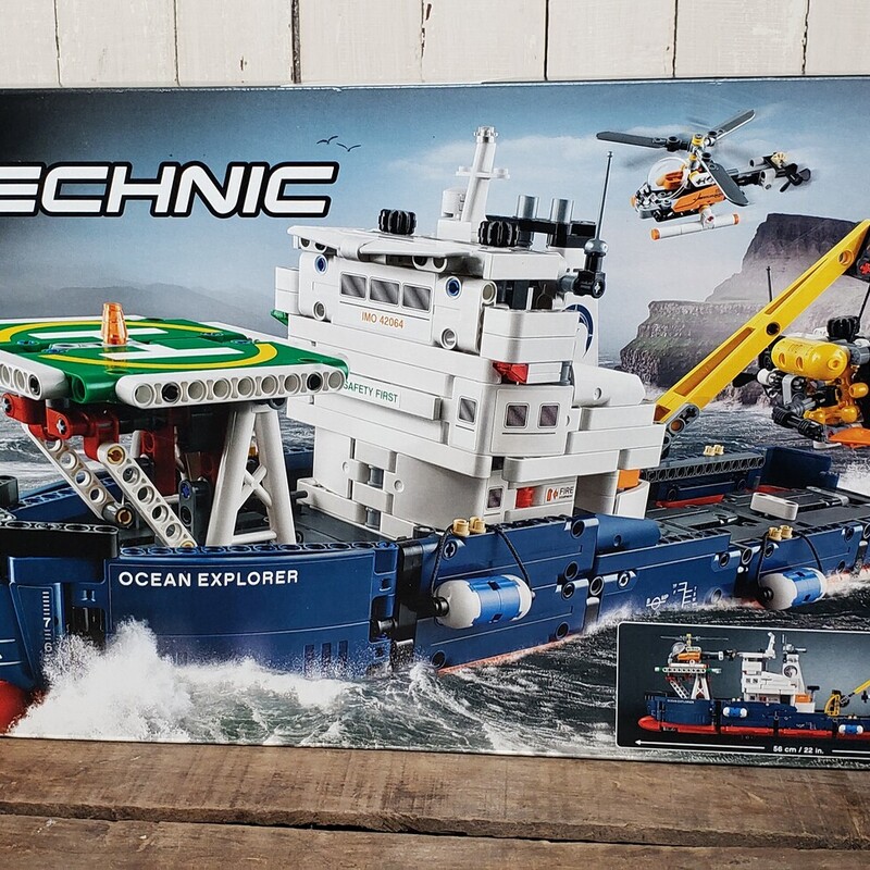 LEGO Technic Ocean Explorer 42064, Used and in good conditon. Built by an adult for display collection.