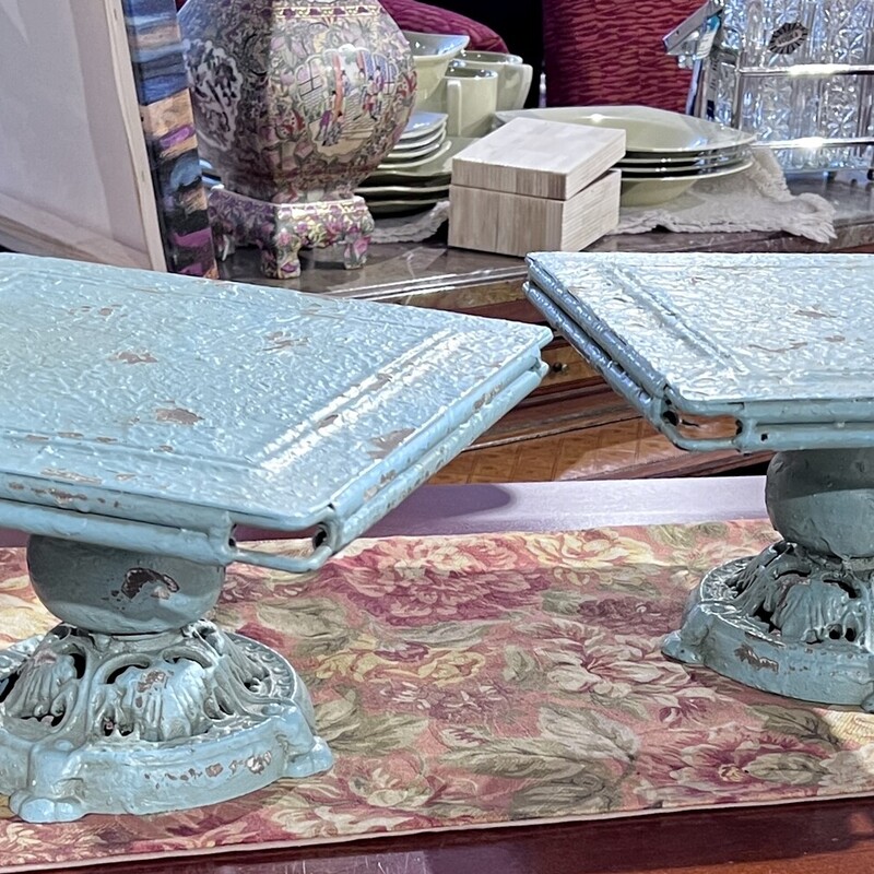 Plate Stand Metal & Iron, Turquoise, Size: 11x11x7

Matching Plate Stand available, $49   #4794