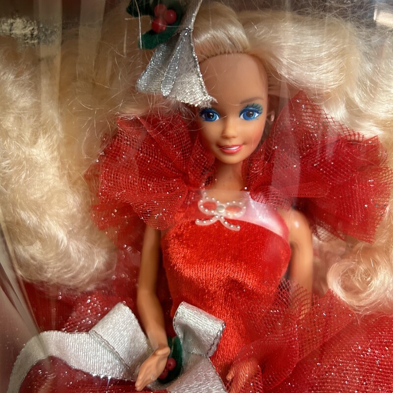 Holiday Barbie 1988 NIB, Red<br />
Would be perfect Valentines present for the Barbie Lover! Box does have a name written on it.