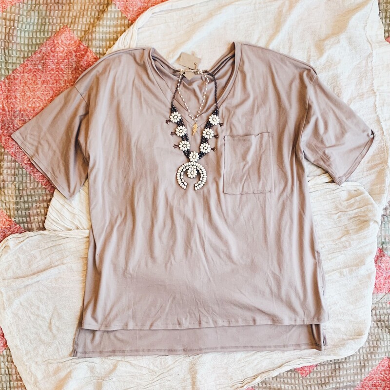 These comfy pocket tees are perfect for everyday wear! Dress them up or dress them down, and stay comfy!