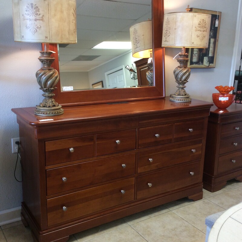 Traditionally  styled 6-drawer dresser by Stanley Funiture.