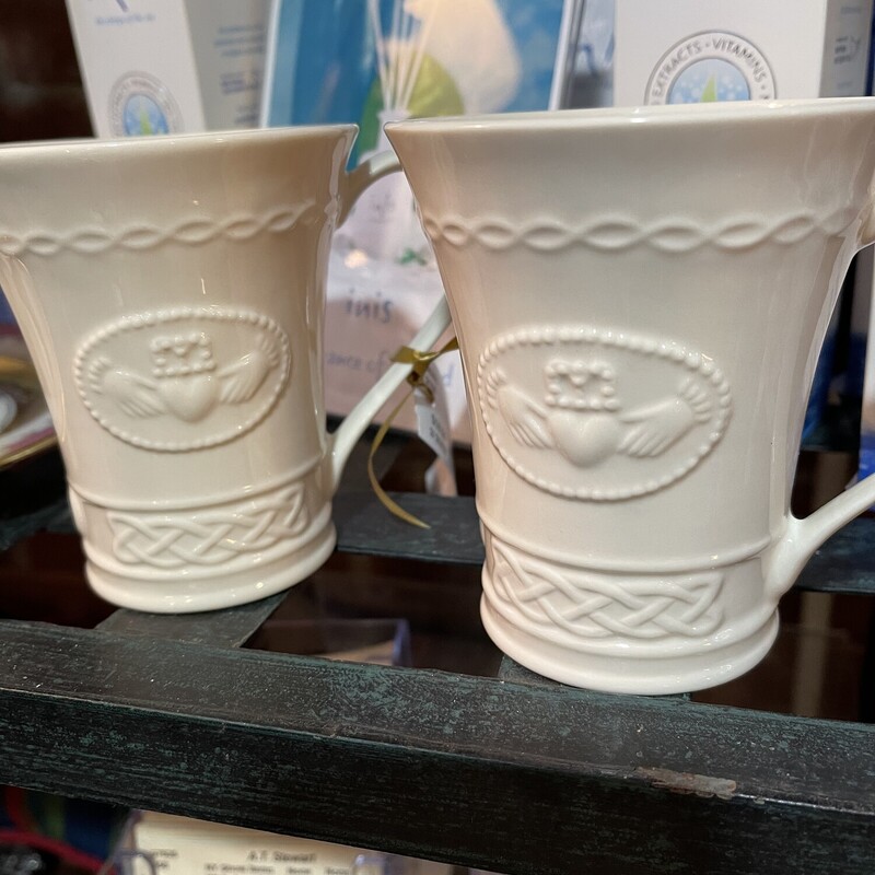 2 Belleck Mugs