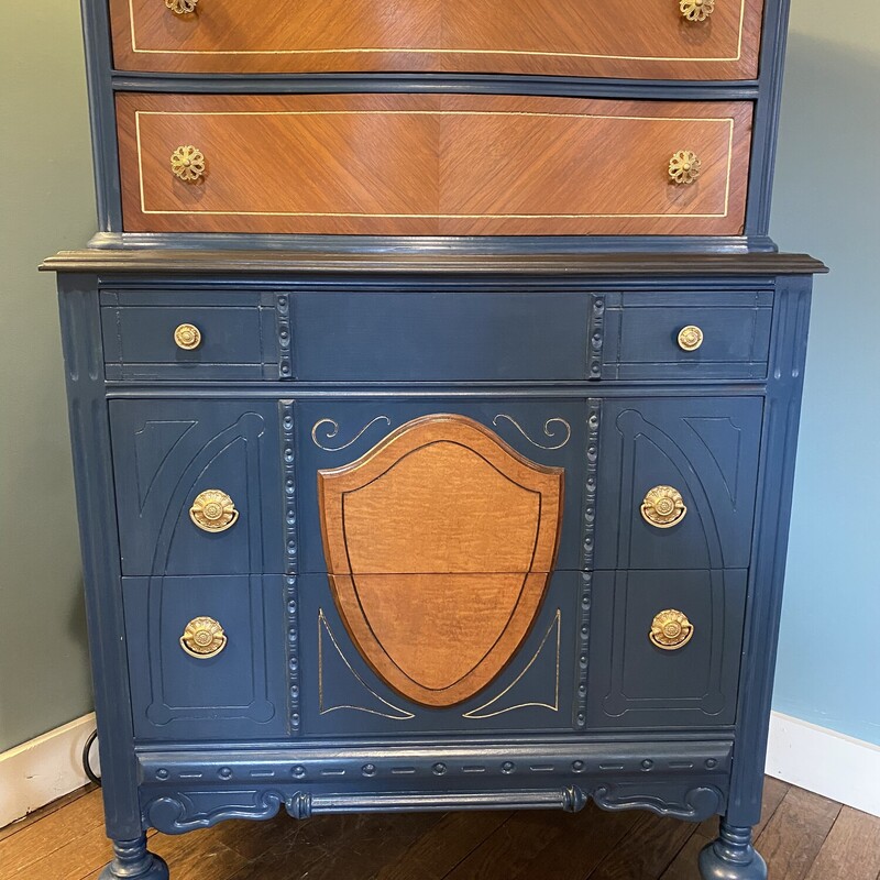 Chest On Chest
Dark Blue with Natural Wood

 51H34W18D