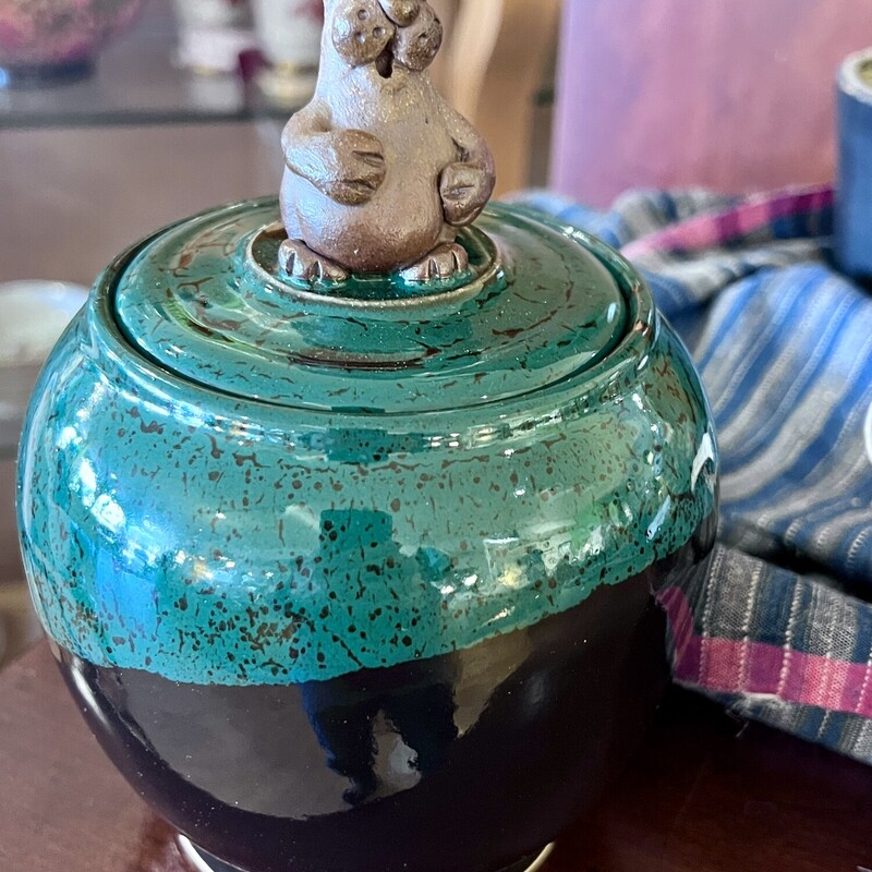 Jar Lidded With clay Cat Top
Size: 7in Tall