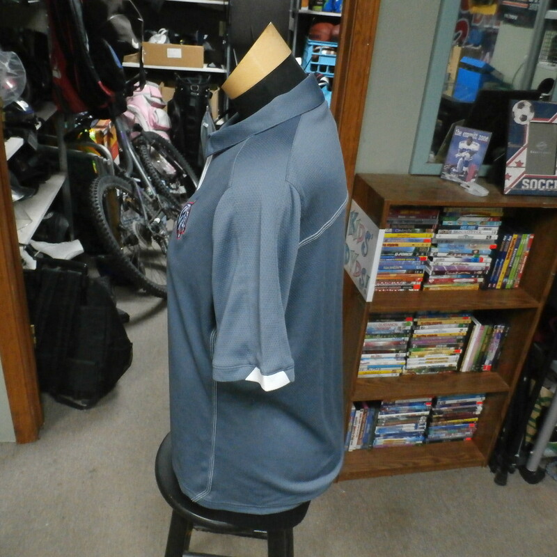 Adidas grey women's athletic polo shirt size XL 100% polyester #30666
Rating: (see below) 3- Good Condition
Team: Woods Cross Wildcats
Player: n/a
Brand: Adidas
Size: Women's XLarge- (Measured Flat: Across chest 22\"; Length 27\")
Measured Flat: underarm to underarm; top of shoulder to bottom hem
Color: grey
Style: short sleeve; embroidered
Material: 100% polyester
Condition: 3- Good Condition: minor wear; several light stains on front (see photos)
Item #: 30666
Shipping: FREE