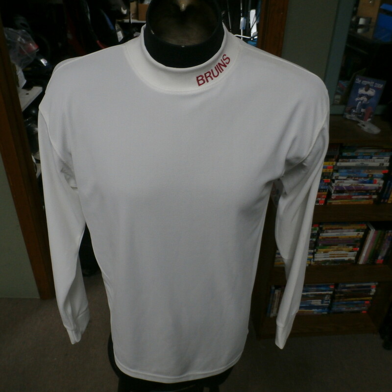 Bruins white Jonathan Corey white long sleeve size Small polyester #30663
Rating: (see below) 3- Good Condition
Team: Bruins
Player: n/a
Brand: Jonathan Corey
Size: Men's Small- (Measured Flat: Across chest 21\"; Length 29\")
Measured Flat: underarm to underarm; top of shoulder to bottom hem
Color: white
Style: long sleeve; embroidered
Material: 100% polyester
Condition: 3- Good Condition: original tags still attached; light red stain on sleeve; dirt marks on shoulders (see photos)
Item #: 30663
Shipping: FREE