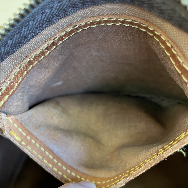 Reduced now to 269.99!!!! Was $449.99

L. V.  Speedy 35 Purse with Lock and Key As Is, Brown Logo Monogram Coated Canvas with Canvas Interior, Several Stains Throughout the Interior Lining, One Small Interior Pocket - Has Staining and Leather Opening is Cracked, Water Marks and Cracking on the Leather Exterior Handles and Piping, Torn and Cracked Leather on the Zipper Pull Tabs and the Zipper

Size: 13.75x7x8.5 inches

Reduced now to 269.99!!!!

*Additional shipping and insurance rates will apply. A separate invoice will be sent due to the value of this item.
