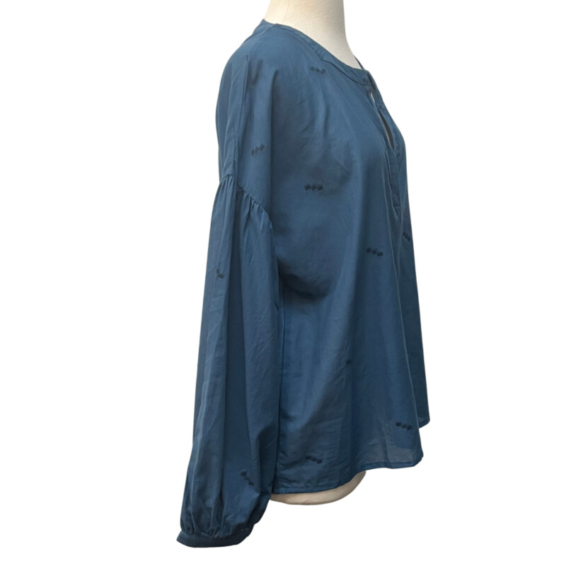 NEW Woven by Synergy Blouse<br />
100% Organic Cotton<br />
Teal and Black<br />
Size: XLarge