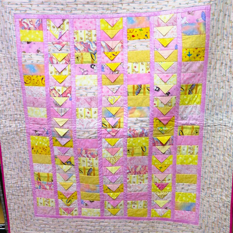 Quilt W/triangles, Pink, Size: 52x45