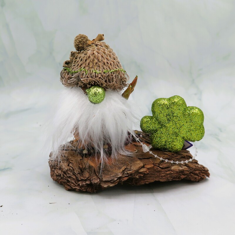 Gnome St Patrick, Browns, Size: 5x4