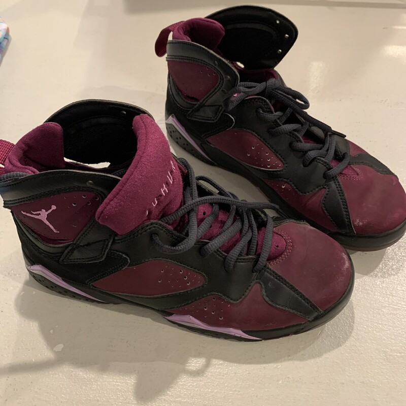 *Jordan Retro Mulberry, Size: 6.5 Youth
SOLD AS IS