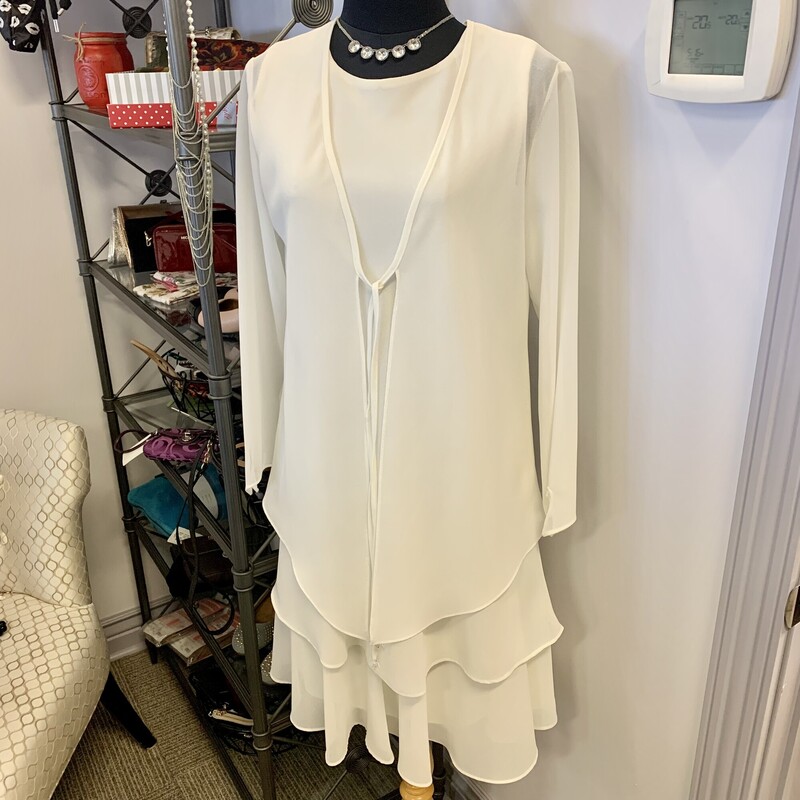 JBS LTD Dress Two Piece,
Colour: Ivory,
Size: 4 Petite