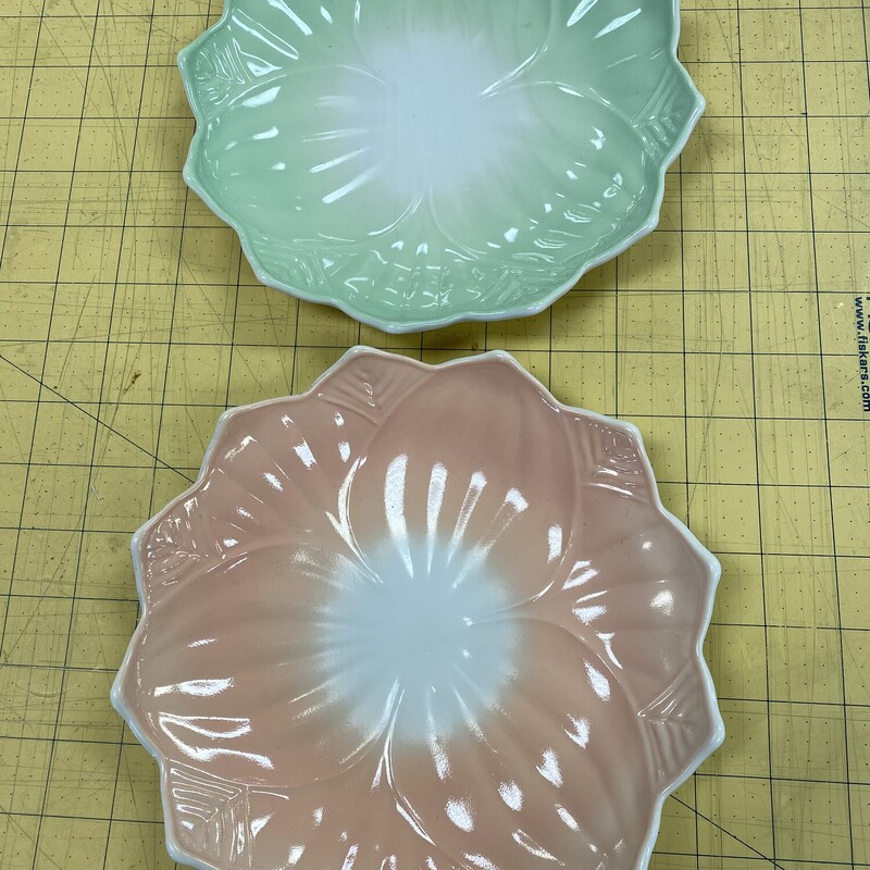 2x Asian Lotus Flower Plates, Pastel, Size: 8 Inch