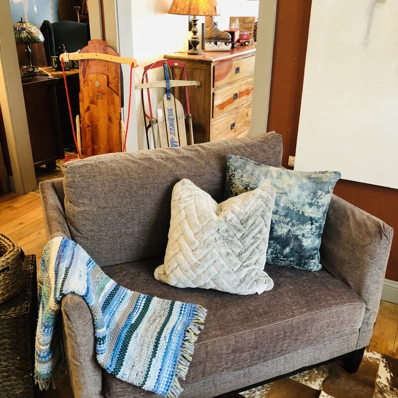 Cascadia Loveseat