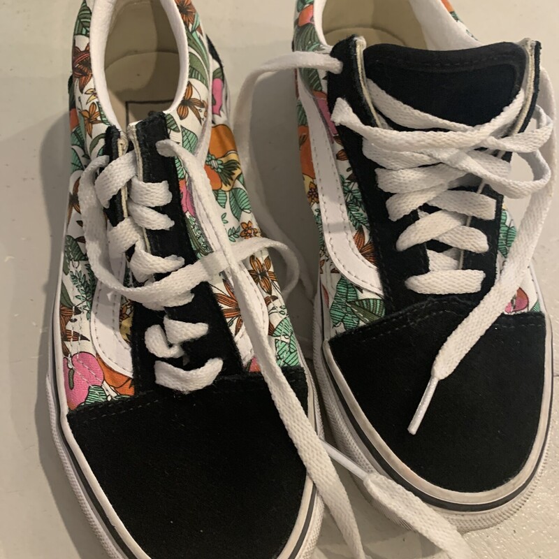 *Vans, Size: 4 Youth