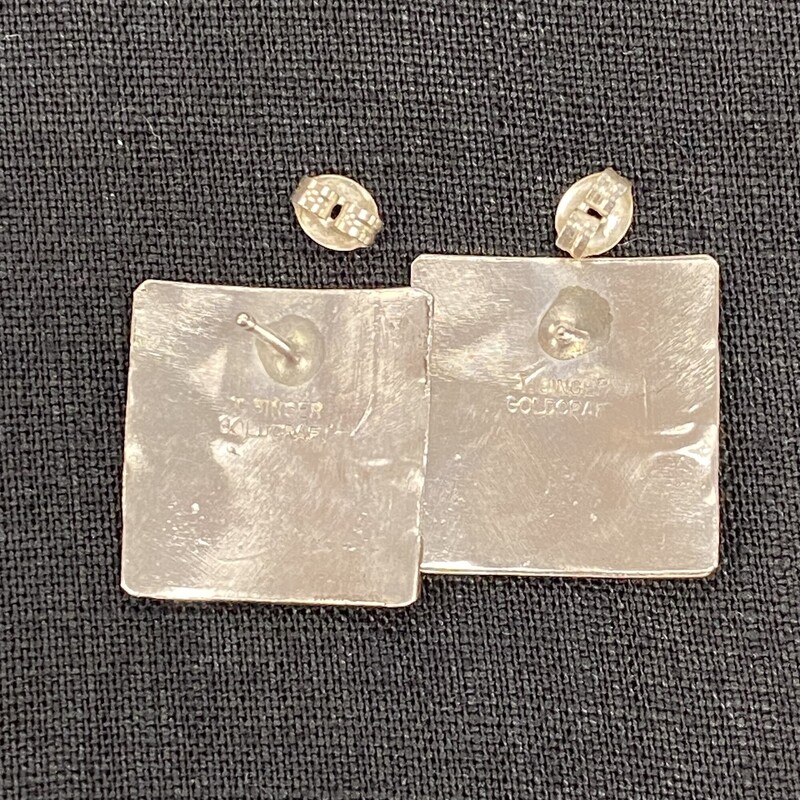Thomas Singer Earrings
.925 &14K
Renowned Native American Navajo artist Thomas Singer of Winslow, Arizona, are a wonderful example of modernist southwest jewelry design.