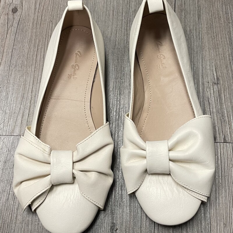 Zara Shoes, White, Size: 1.5Y