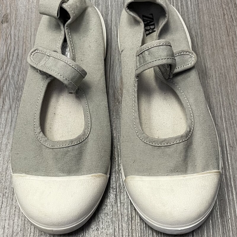 Zara Shoes, Sage, Size: 2Y
Original Size 34