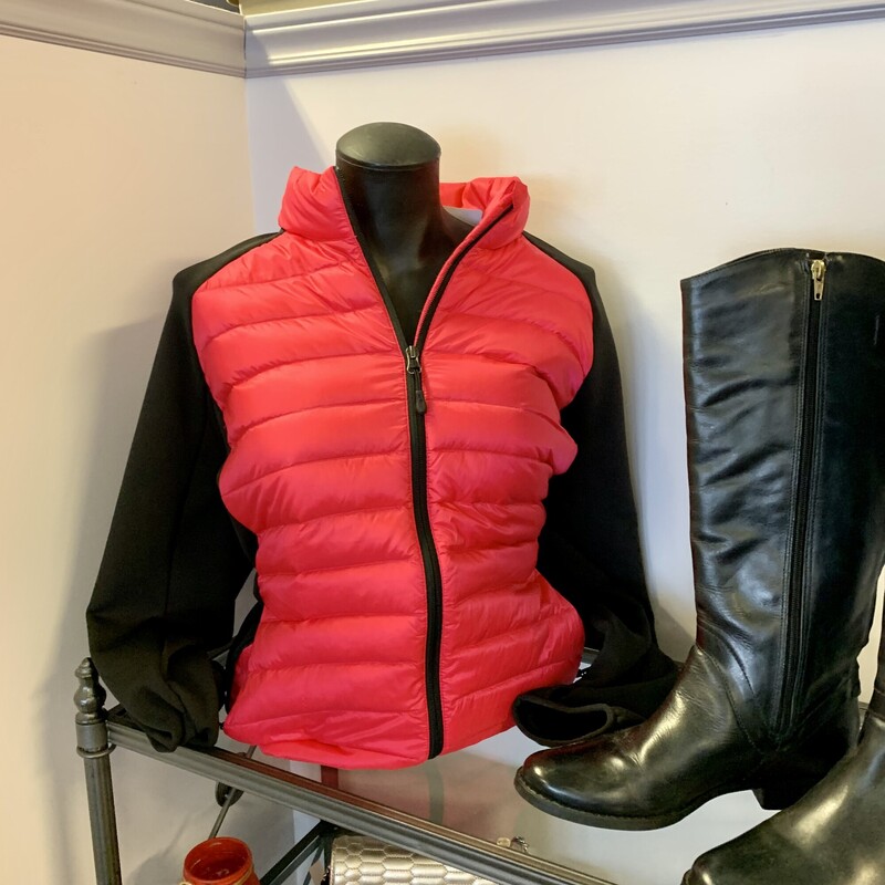 32 Degrees Jacket,
Colour: Hot Pink adn black,
Size: XXLarge,
Excellent jacket for walking
