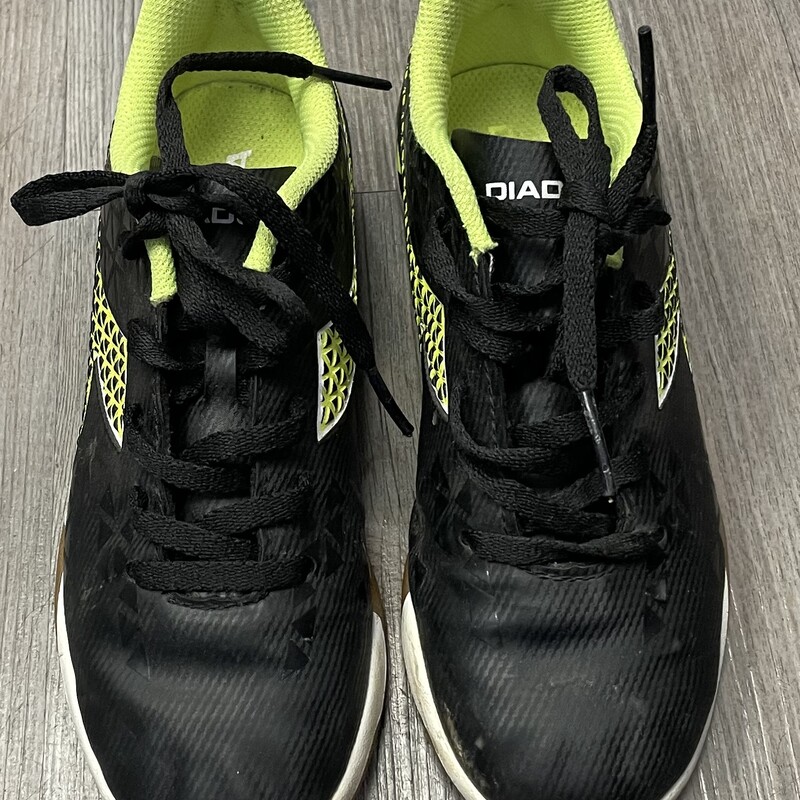 Diadora Indoor Soccer Cleats  Black/ Lime Size: 3Y