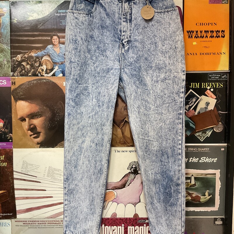 Stefano, Denim/ac, Size: 16
1908s vintage acid wash button ankle jeans