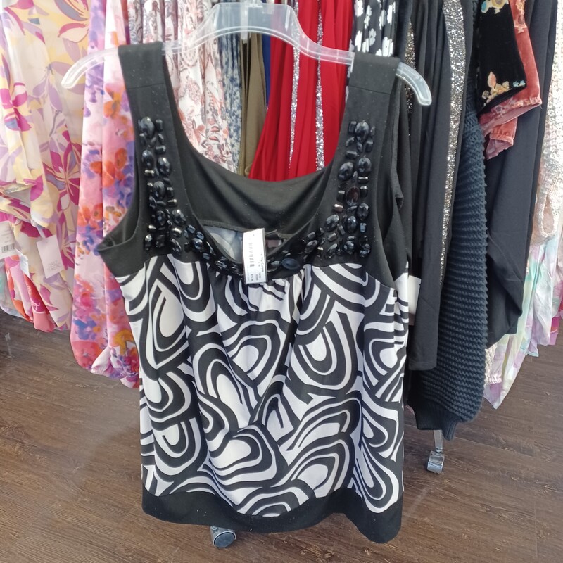 Black and white make a great tank. Add some beading and its a super look.