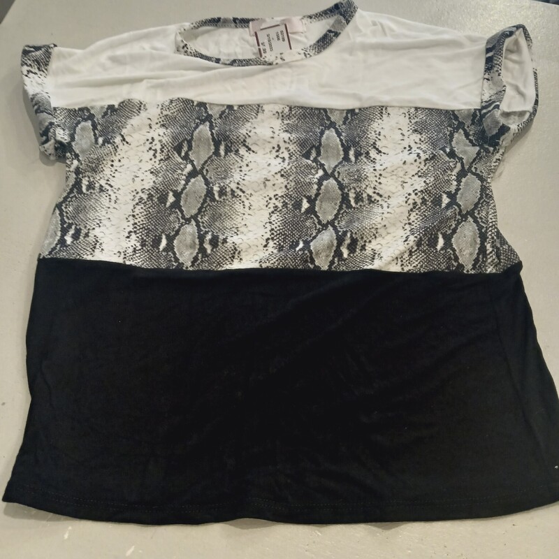 Moa Moa Tee