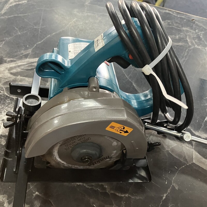 Circular Saw, Makita, Size: 4-3/8in

The Makita 4-3/8 in. Masonry Saw is a powerful and easy to use cutting solution that is ideal for cutting a wide range of materials, including stone, tile and concrete. Powered by a 12 Amp motor with an impressive 13,000 RPM, this saw has a cutting capacity of 1-3/8 in. and a compact and lightweight design for less user fatigue. Loaded with convenience features, including a lock-off button and a flat rear side of the motor housing for easy blade changes, this saw is durably made for years of reliable use and is suitable for professional or DIY projects.
Powerful 12-Amp motor handles a variety of materials, including stone, masonry, tile and concrete
Cuts up to 1-3/8 in.
Compact and lightweight design at only 8-5/8 in. long and 6.5 lbs. for less operator fatigue and less downtime
High power-to-weight ratio with 13,000 RPM
Lock-off button helps prevent accidental start-ups
Flat rear side of motor housing allows easy blade changes
Easy to adjust depth gauge for precision cutting
Double insulated