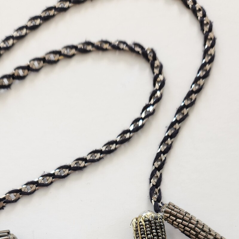 Silver-tone & Gold-tone Beaded Bejeweled Necklace
Approximately 5.5 inches x 5 inches with a 11 inch drop
EUC